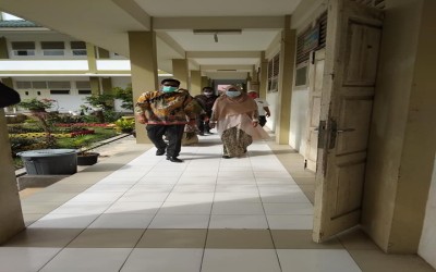 Kunjungan Sekdisdikbud Kota Banda Aceh Dalam Rangka Persiapan fasilitas Prokes dalam rangka PTM semester genap 2020/2021