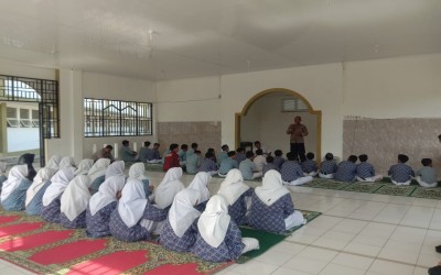 Kunjugan dari Polsek Ulee Lheue ke SMP Negeri 11 Banda Aceh